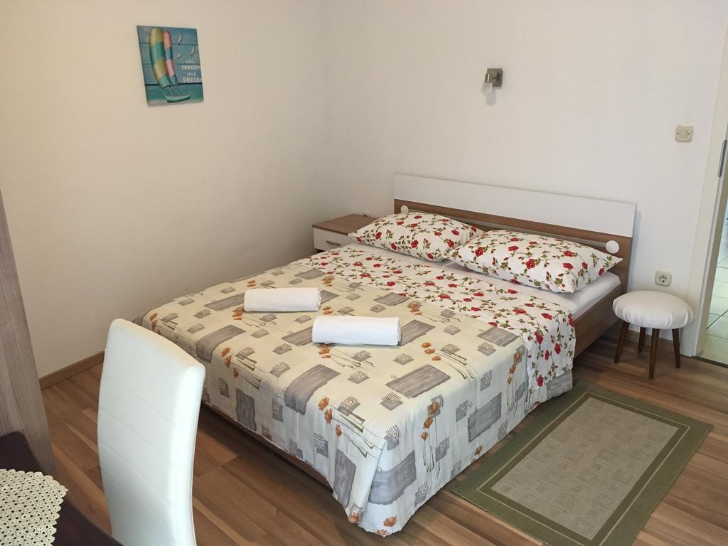 Apartaments Oma & Opa Banjol Luaran gambar